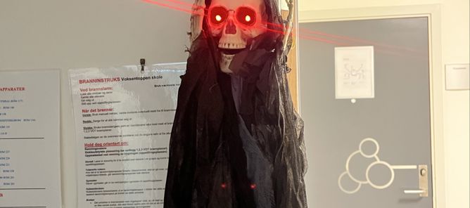 en person i et plagg